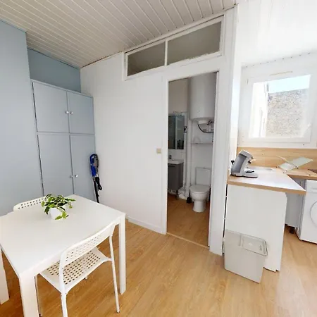 Quiet And Bright Zurich Apartment