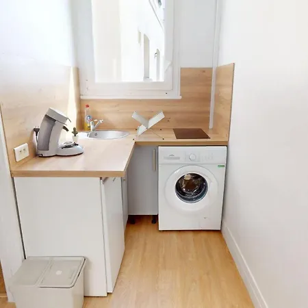 Quiet And Bright Zurich Apartment