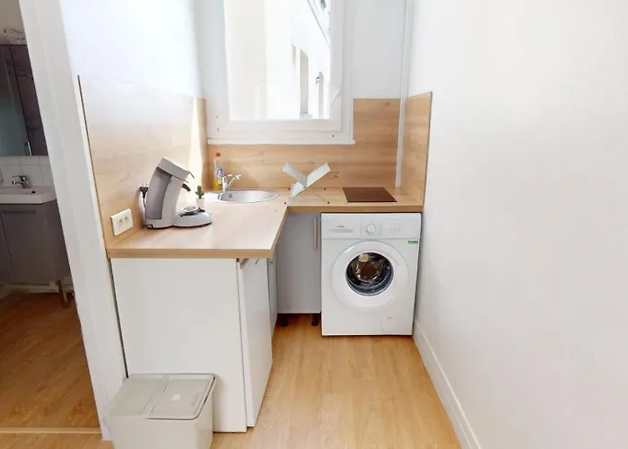 Quiet And Bright Zurich Apartment